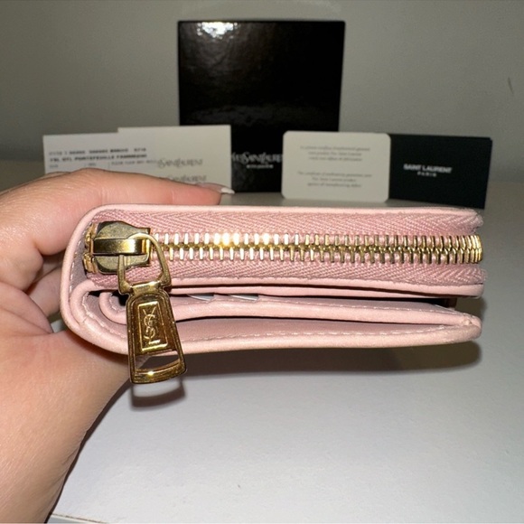 MONTHLY GIVEAWAY 10/24-11/24 Saint Laurent YSL Compact Wallet EUC IN BOX - Picture 4 of 10